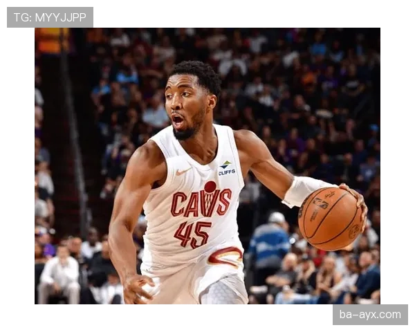 米切尔无球跑动占比提升，拉开空间效率反超布克