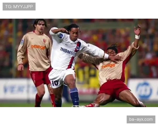 刷到罗纳尔迪尼奥度假照，我已经把银行卡关进保险柜